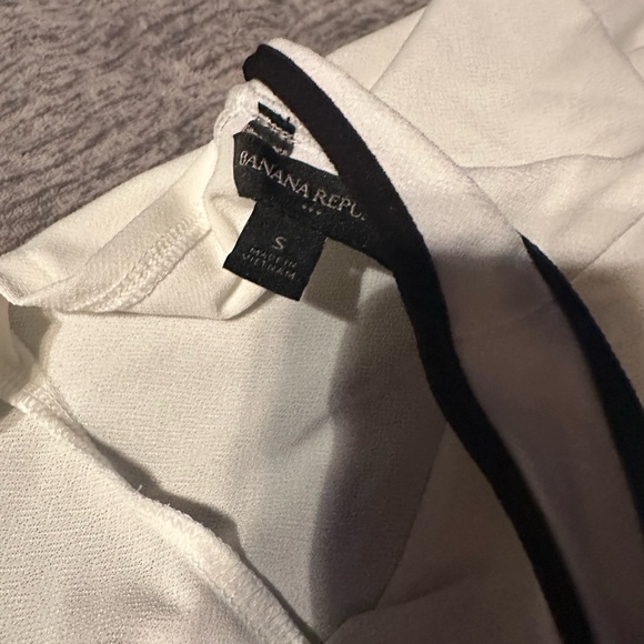 Banana Republic Bow Tie Short Sleeved - Picture 2 of 8